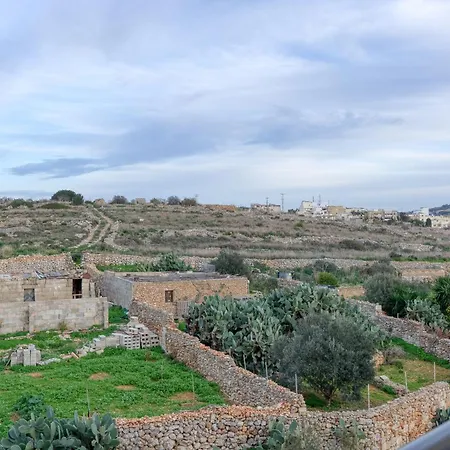 Lovely 3br With Private Balcony & Views In By 360 Estates