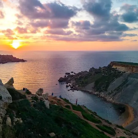 Lovely 3br With Private Balcony & Views In By 360 Estates Apartament Mgarr