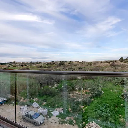 Lovely 3br With Private Balcony & Views In By 360 Estates Apartament *