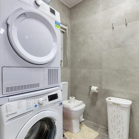Lovely 3br With Private Balcony & Views In By 360 Estates Apartament