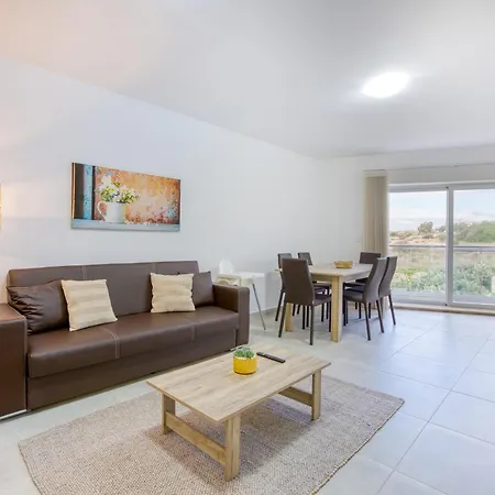 Lovely 3br With Private Balcony & Views In By 360 Estates Apartament Mgarr