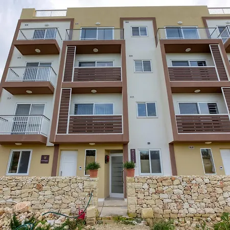 Lovely 3br With Private Balcony & Views In By 360 Estates Apartament Mgarr