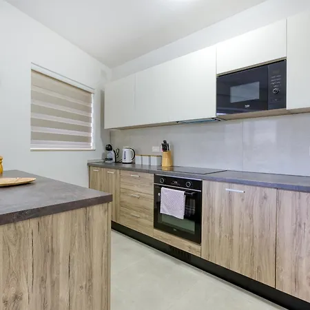 Lovely 3br With Private Balcony & Views In By 360 Estates * Mgarr