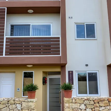 Lovely 3br With Private Balcony & Views In By 360 Estates Διαμέρισμα
