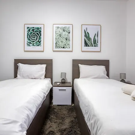 Διαμέρισμα Lovely 3br With Private Balcony & Views In By 360 Estates *