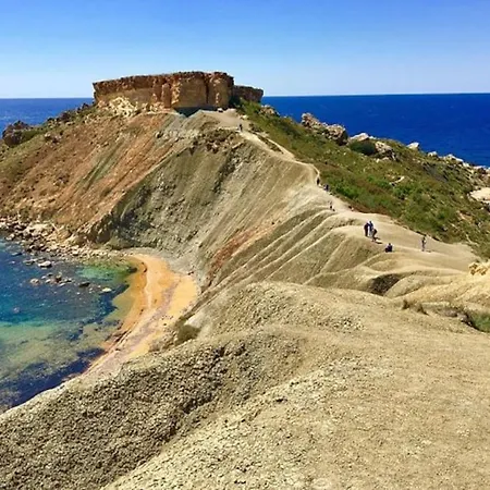 Lovely 3br With Private Balcony & Views In By 360 Estates *