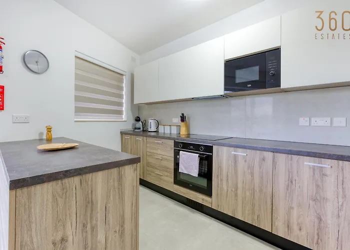 Lovely 3br With Private Balcony & Views In By 360 Estates * Mgarr