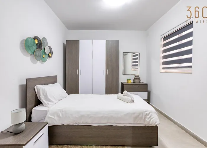 Appartement Lovely 3br With Private Balcony & Views In By 360 Estates