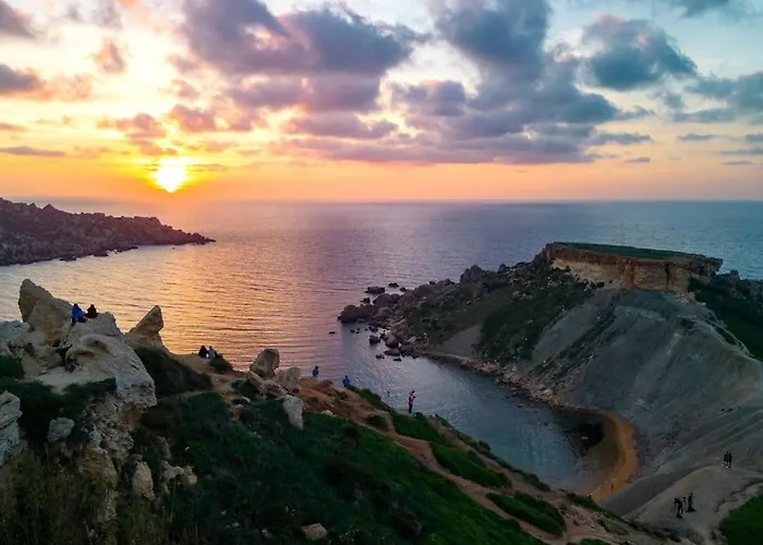 Lovely 3br With Private Balcony & Views In By 360 Estates Appartement Mgarr