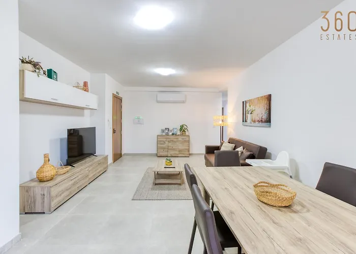 Appartement Lovely 3br With Private Balcony & Views In By 360 Estates *