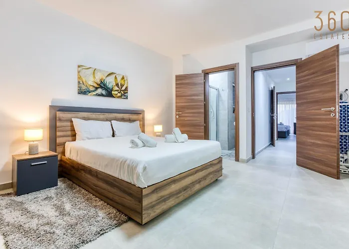 Lovely 3br With Private Balcony & Views In By 360 Estates Daire *