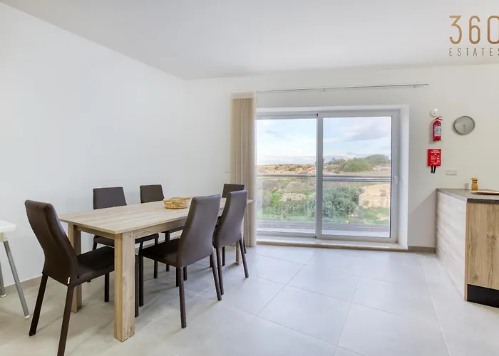 Lovely 3br With Private Balcony & Views In By 360 Estates