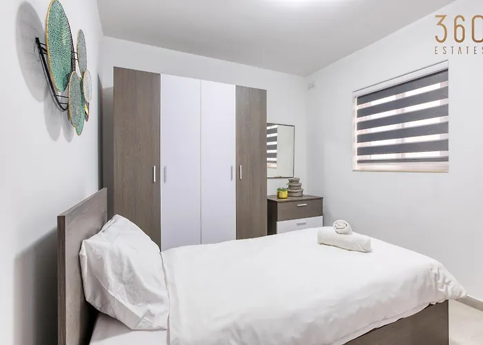 Appartement Lovely 3br With Private Balcony & Views In By 360 Estates *