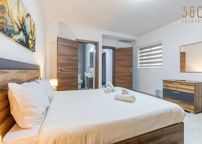 Lovely 3br With Private Balcony & Views In By 360 Estates Daire Mgarr