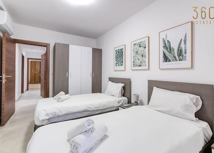 Lovely 3br With Private Balcony & Views In By 360 Estates