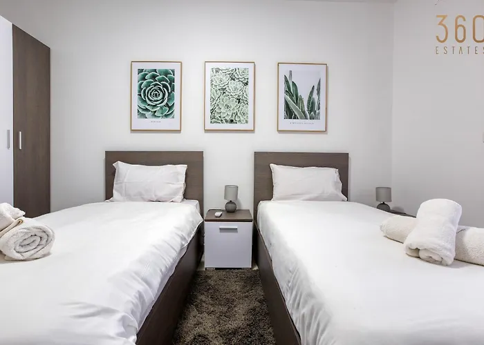 Appartement Lovely 3br With Private Balcony & Views In By 360 Estates *