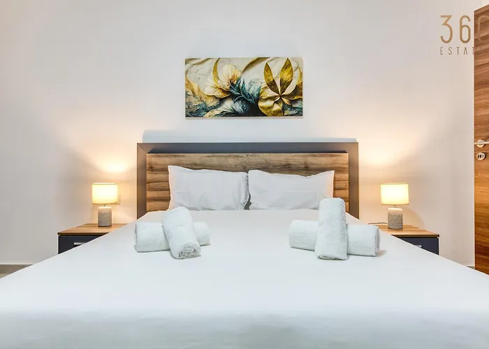 Lovely 3br With Private Balcony & Views In By 360 Estates *