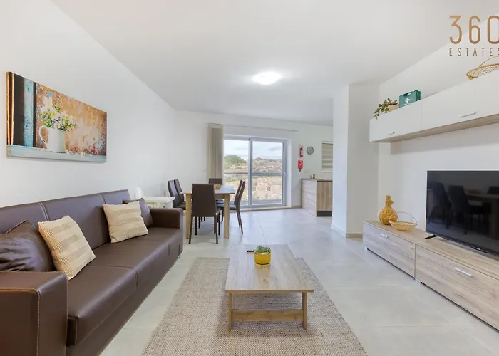 Appartement Lovely 3br With Private Balcony & Views In By 360 Estates